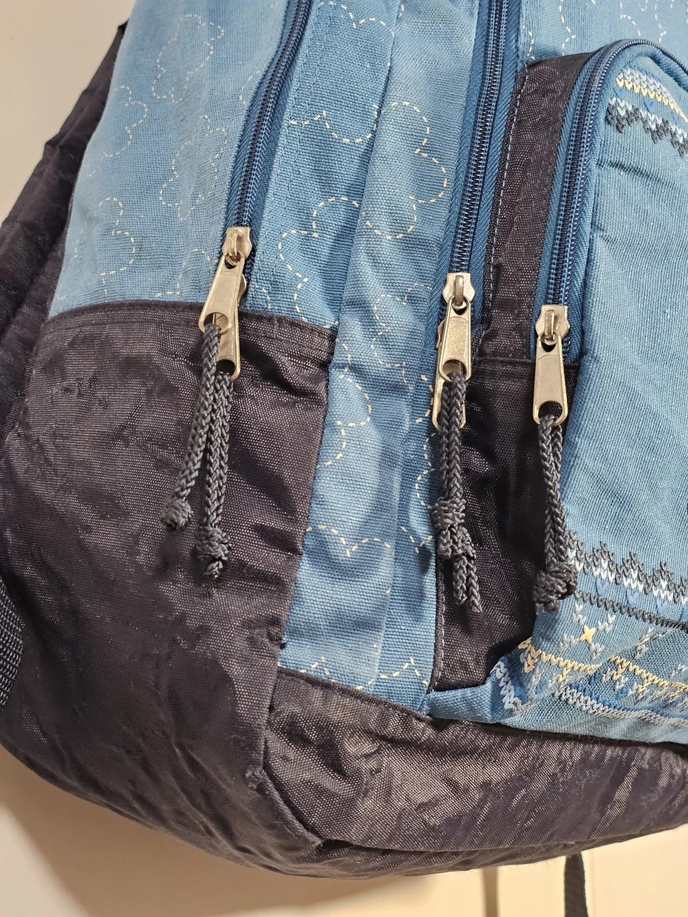 Vintage Y2K Disney Winnie the Pooh Tigger Embroidered Blue Backpack